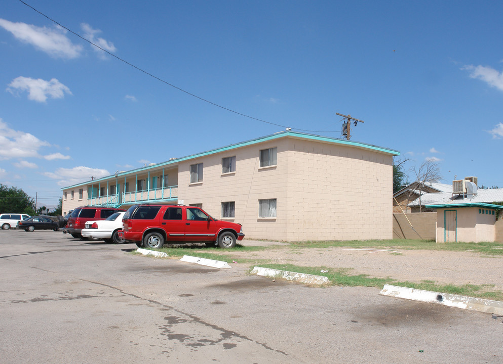 ParkLane Apartments in El Paso, TX - Building Photo