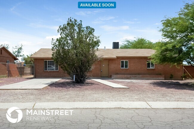 property at 4702 E Cecelia St