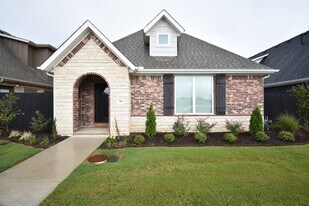 700 N Malbec Rd in Fayetteville, AR - Building Photo