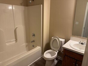 1424 Ridgewood Dr in Concord, NC - Building Photo - Building Photo