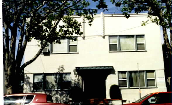 119 S Claremont St in San Mateo, CA - Building Photo