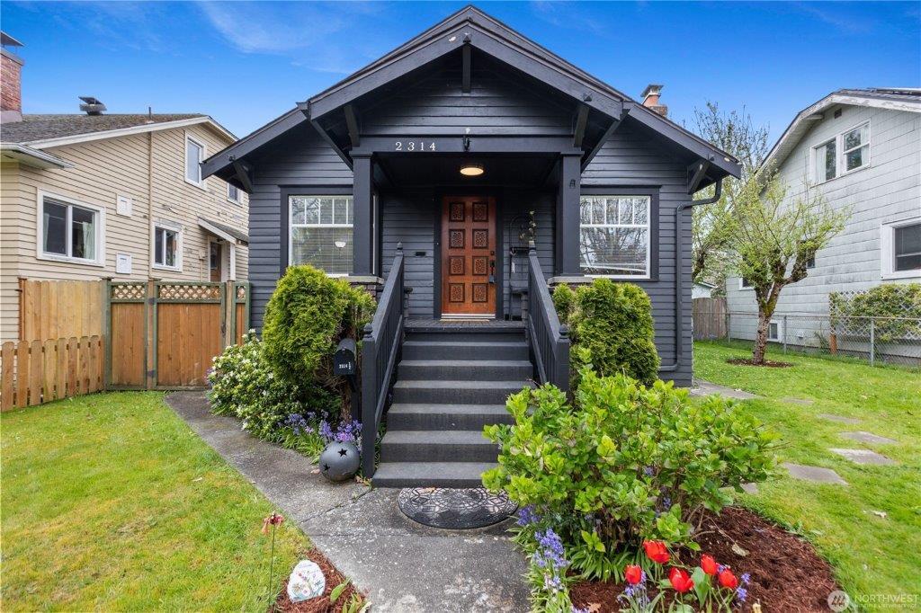 2314 McDougall Ave in Everett, WA - Foto de edificio