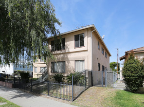 10869 Jefferson Blvd in Culver City, CA - Foto de edificio - Building Photo