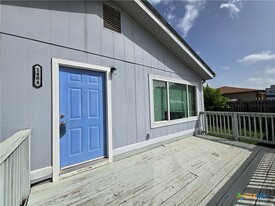 1484 W Klein Rd in New Braunfels, TX - Building Photo