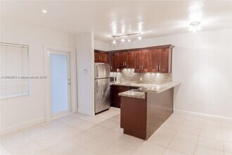 900 Meridian Ave in Miami Beach, FL - Building Photo - Building Photo