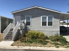 3700 Stewart Ave in Las Vegas, NV - Building Photo - Building Photo