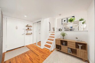 184 Thompson St in New York, NY - Building Photo - Building Photo