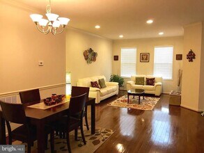 23337 Tradewind Dr in Ashburn, VA - Building Photo - Building Photo