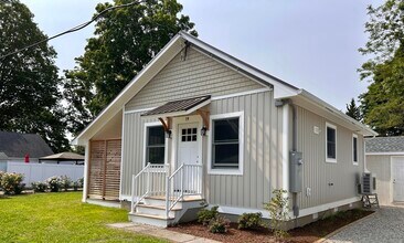 19 Young's Village in Madison, CT - Building Photo - Building Photo