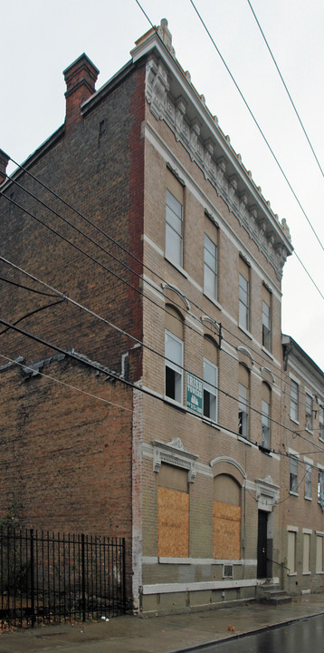 129 E Clifton Ave in Cincinnati, OH - Foto de edificio