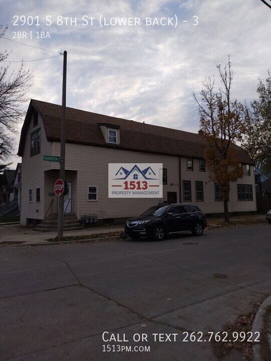 2901 S 8th St in Milwaukee, WI - Building Photo