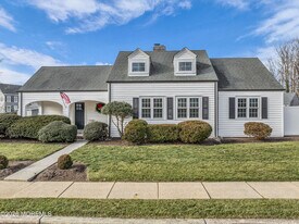 18 Maiden Ln in Toms River, NJ - Building Photo