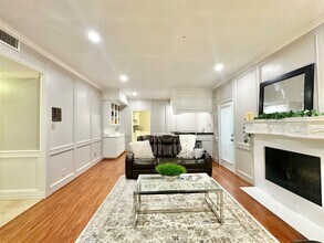 2514 Nantucket Dr in Houston, TX - Building Photo - Building Photo
