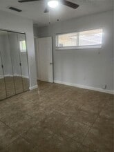 5780 SW 61st St in Miami, FL - Foto de edificio - Building Photo