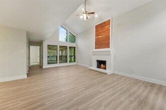 18118 Lakeside Ln in Houston, TX - Building Photo - Building Photo