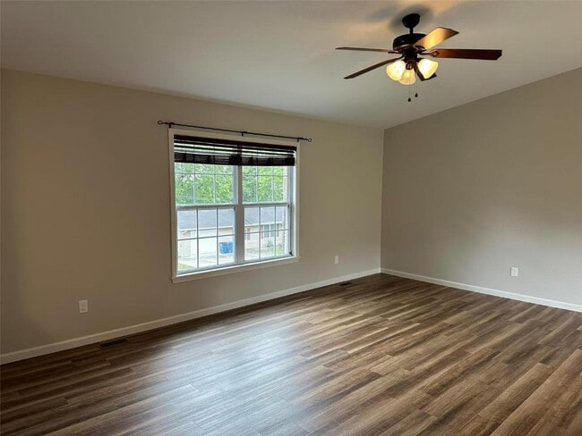 304 Vine St in New Haven, MO - Building Photo - Building Photo
