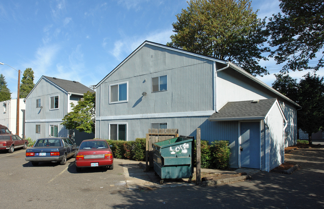 Double Tree Apartments in Springfield, OR - Building Photo