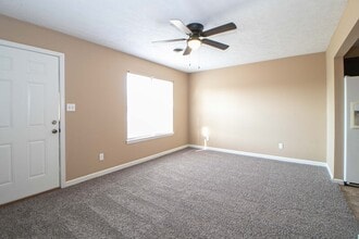 411 Eddy St in Oak Grove, KY - Building Photo - Building Photo