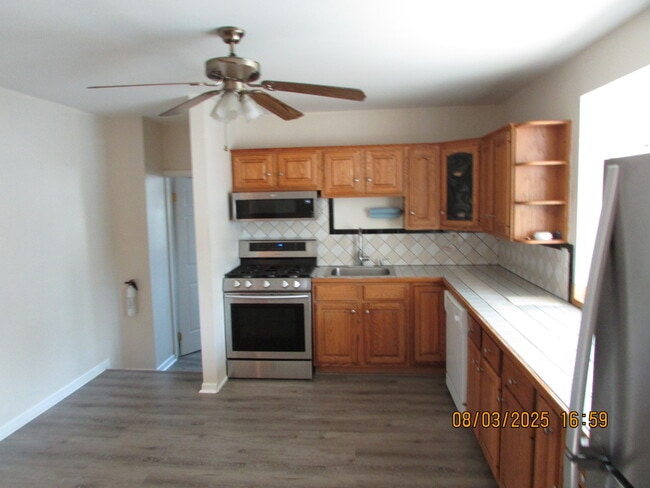 property at 746 W Milton St