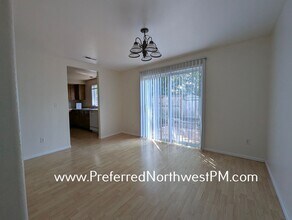 3675 Westleigh St in Eugene, OR - Building Photo - Building Photo