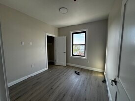 50 Sachem St, Unit 3 in Lynn, MA - Building Photo