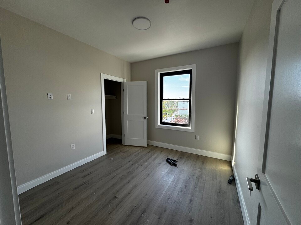50 Sachem St, Unit 3 in Lynn, MA - Building Photo