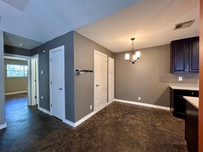 11443 Ptarmigan Dr-Unit -B in Austin, TX - Building Photo - Building Photo