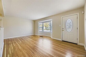 1300 S Holly St in Denver, CO - Foto de edificio - Building Photo