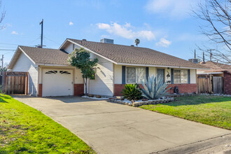 3360 Ardenridge Dr in Sacramento, CA - Building Photo - Building Photo