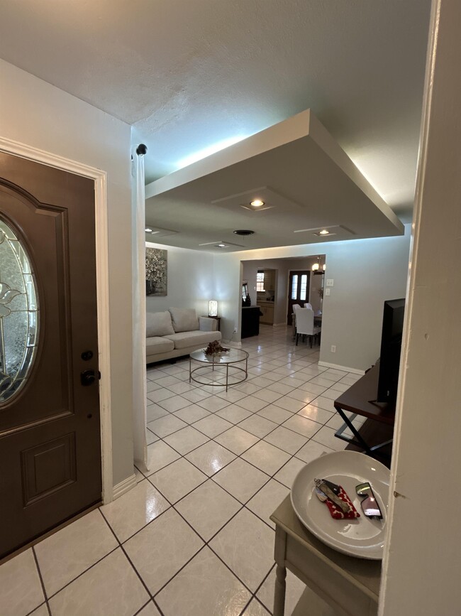 11341 Dalron Dr in Dallas, TX - Building Photo - Building Photo