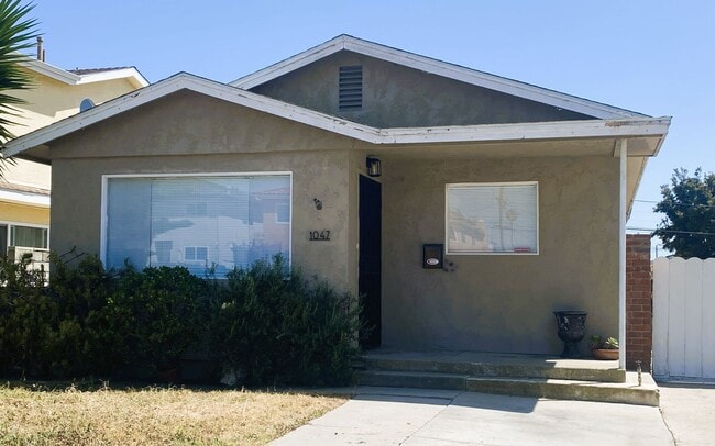 1047 W 26th St in Los Angeles, CA - Building Photo - Building Photo