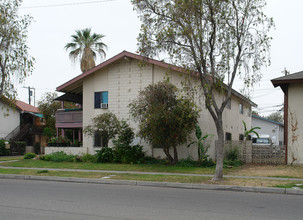 2071 S Sprague Ln in Anaheim, CA - Building Photo - Building Photo