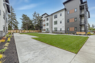 The Meadowlark in Lakewood, WA - Foto de edificio - Building Photo