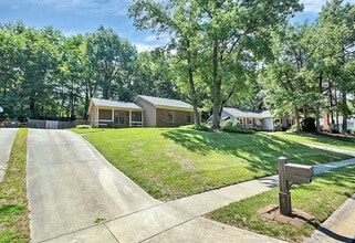 2424 Oldenburg Dr in Charlotte, NC - Building Photo - Building Photo