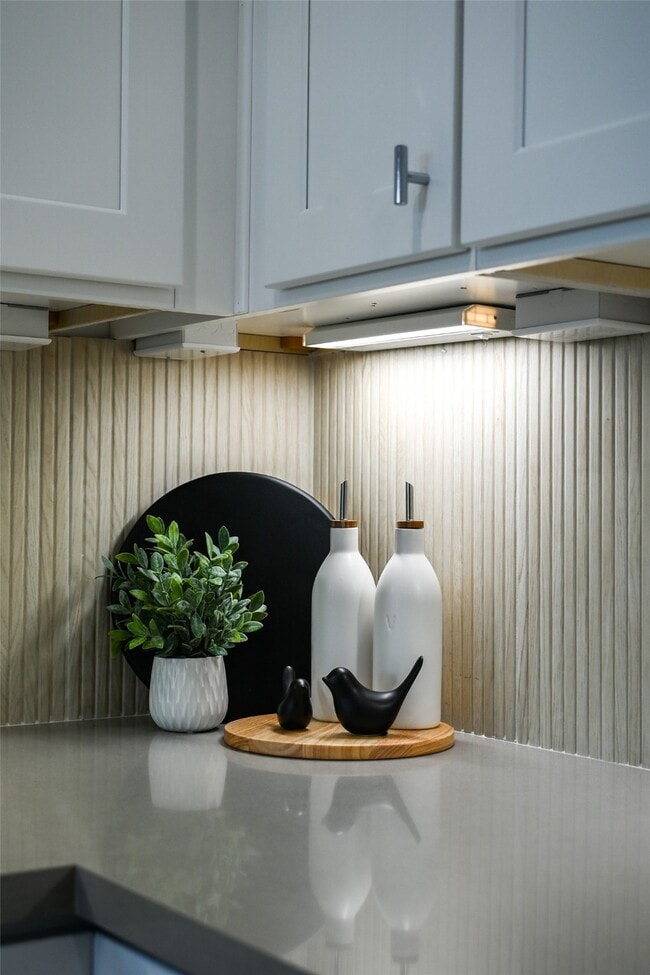 7607 Victory Reserve St