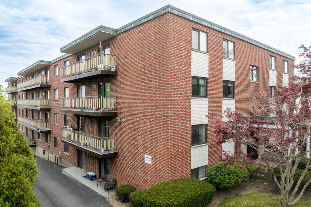 Grandview House in Quincy, MA - Foto de edificio