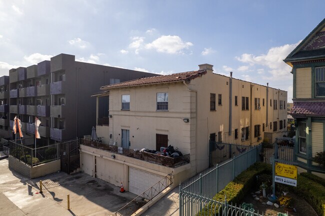 329 S Bonnie Brae St in Los Angeles, CA - Building Photo - Building Photo