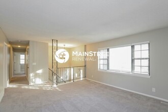 15912 W 153rd St in Olathe, KS - Foto de edificio - Building Photo