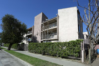 1651 E Imperial Hwy in Los Angeles, CA - Foto de edificio - Building Photo