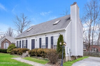 9322 Villa Fair Ct in Louisville, KY - Building Photo - Building Photo