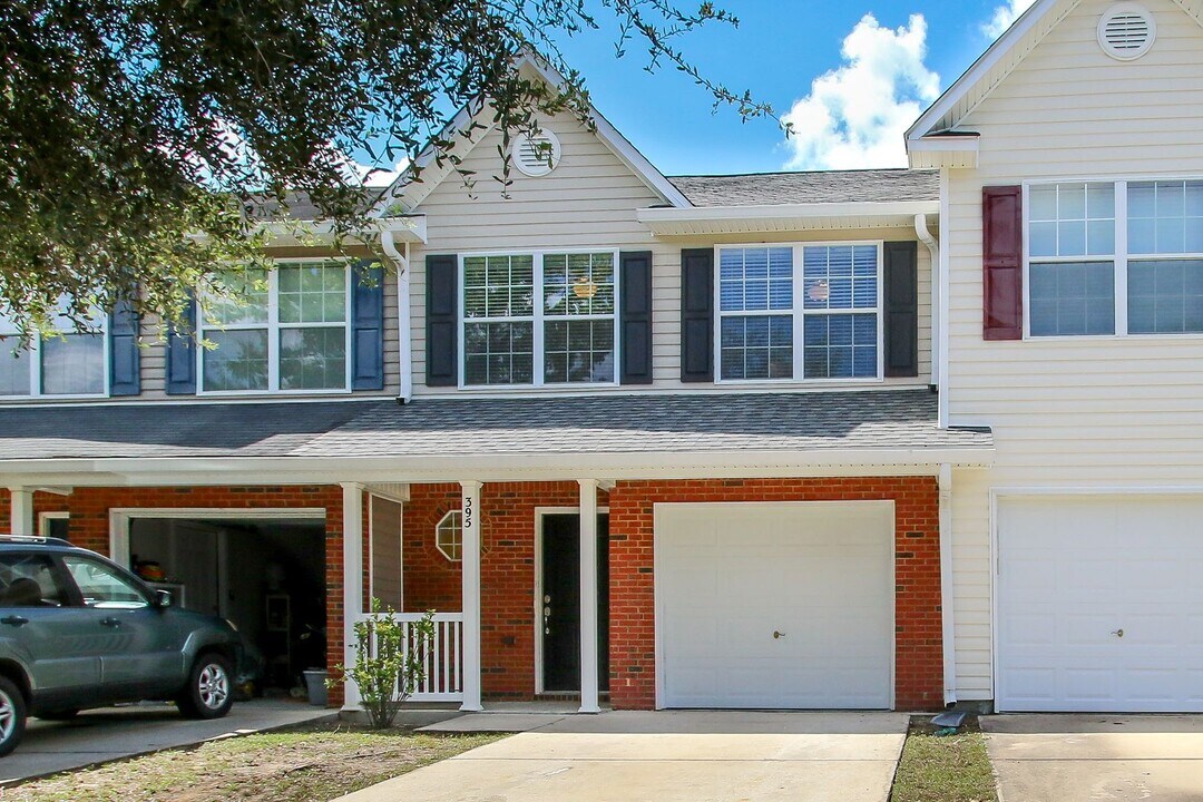 395 Crooked Pine Trail in Crestview, FL - Building Photo