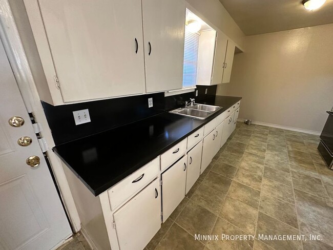 2115 S Loop 289 in Lubbock, TX - Building Photo - Building Photo