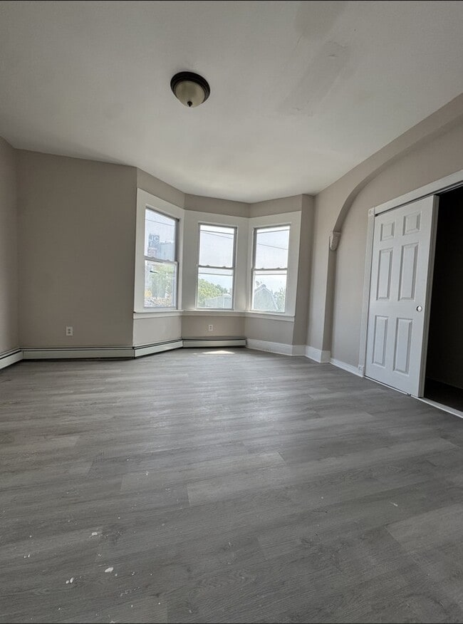 77 Grant Ave, Unit 3 in Jersey City, NJ - Building Photo - Building Photo