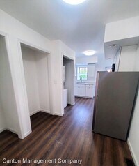 2120 Division St photo'