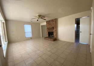 2928 Stonycroft Dr in Lancaster, TX - Building Photo - Building Photo