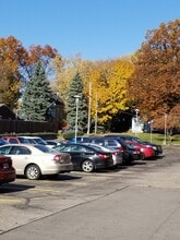 2331 E Market St, Unit 226 in Akron, OH - Foto de edificio - Building Photo