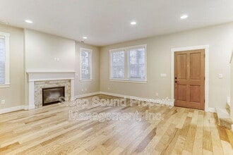 570 SW 201st Ave in Beaverton, OR - Building Photo - Building Photo