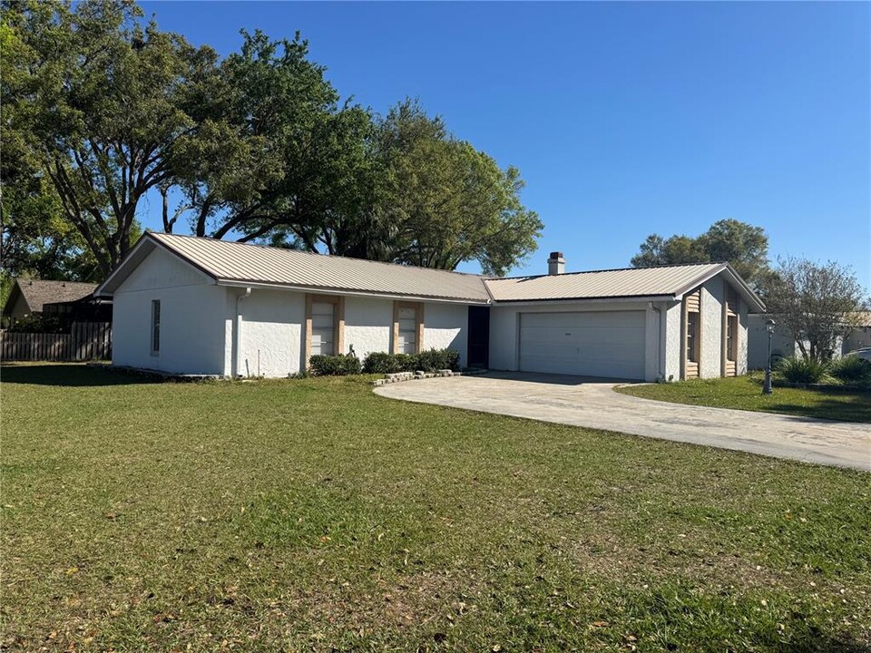 3832 Highgate Dr in Valrico, FL - Building Photo