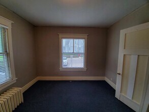 2221 Olive St-Unit -1 in Cedar Falls, IA - Building Photo - Building Photo