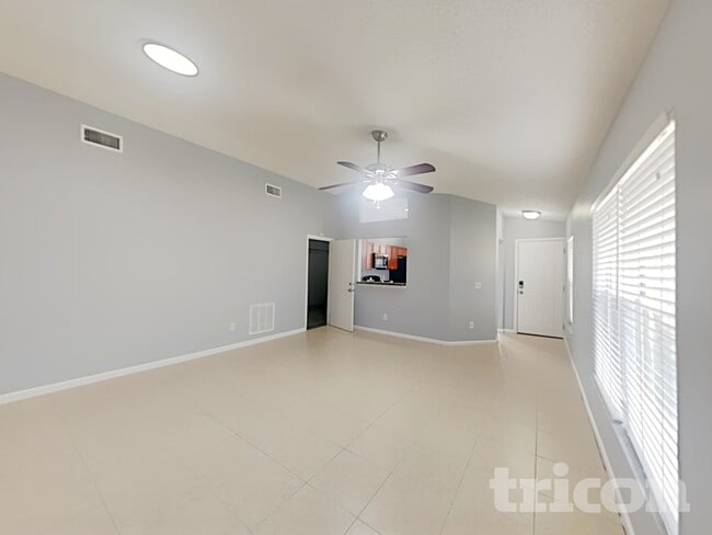 9808 Red Clover Ave in Orlando, FL - Foto de edificio - Building Photo